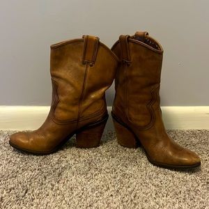Lucky Brand “Elle” Western/Boho/Cowboy chunky heel boot in light brown leather
